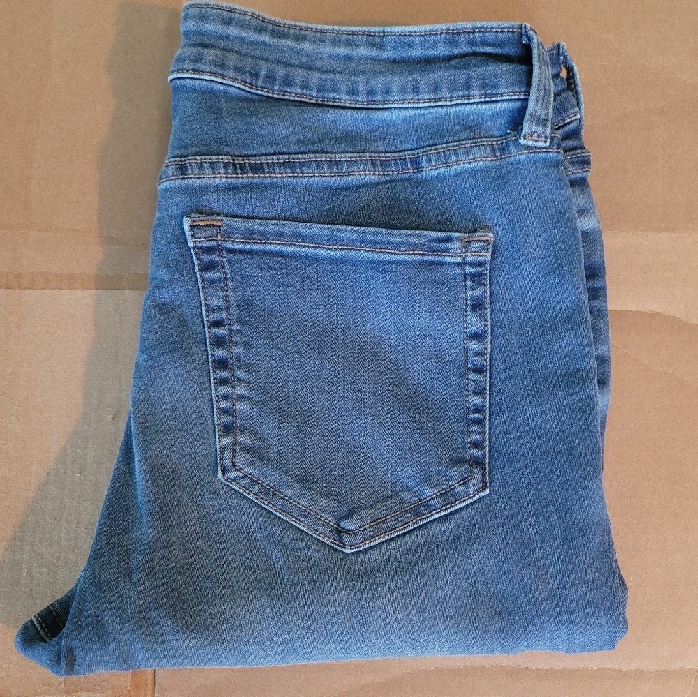 Amazon Essentials Skinny Moulant Jeans